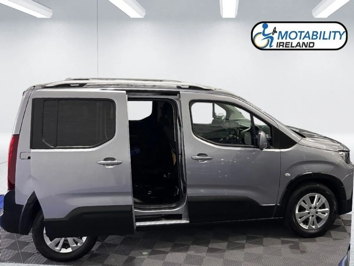Peugeot Rifter Wheelchair Accessible - Image 4
