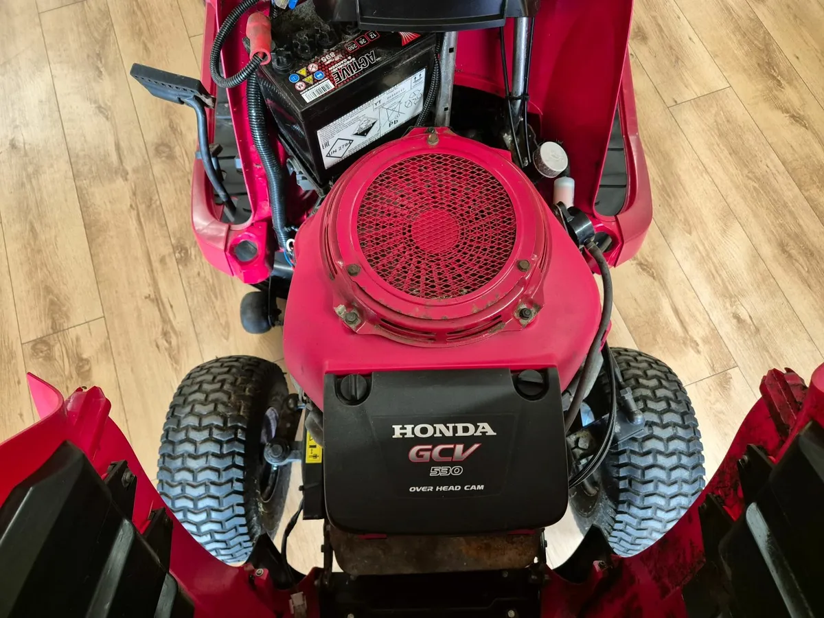 Honda HF2417 Ride On Tractor Lawn Mower - Image 2