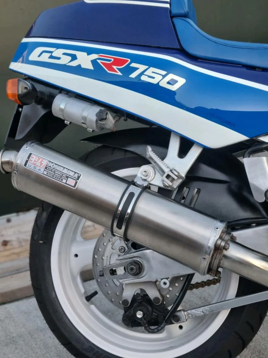 1990 Suzuki GSXR 750 Slingshot - Image 4