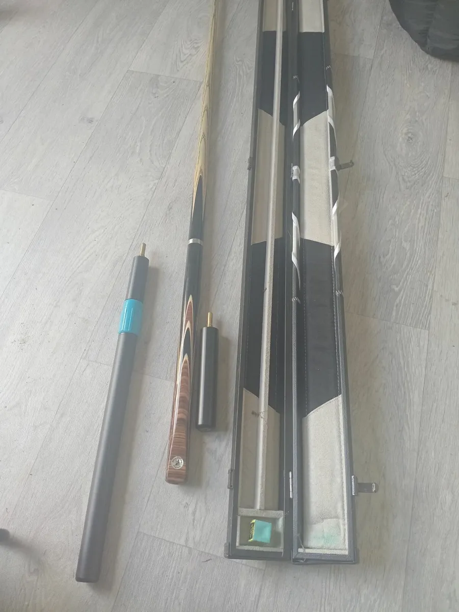 Pool cue bran new