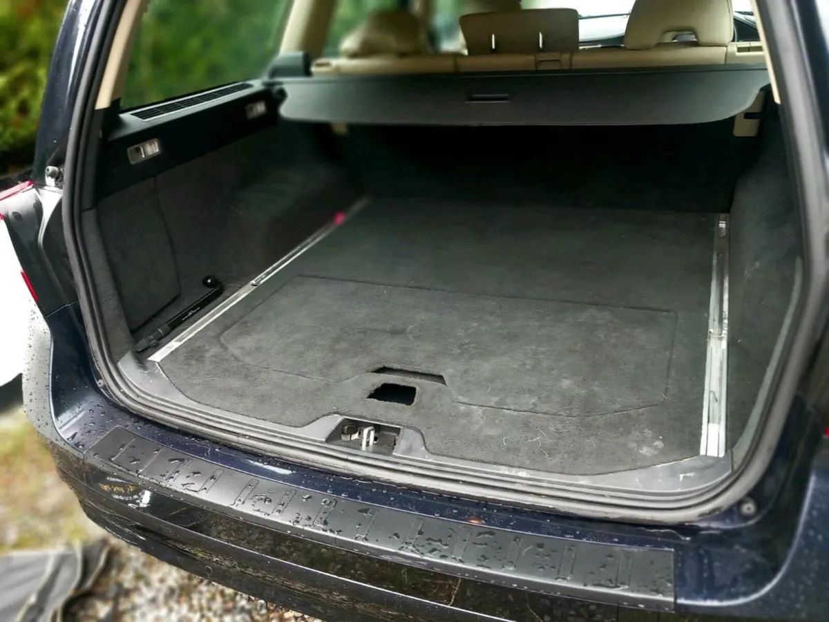 Car - Image 4