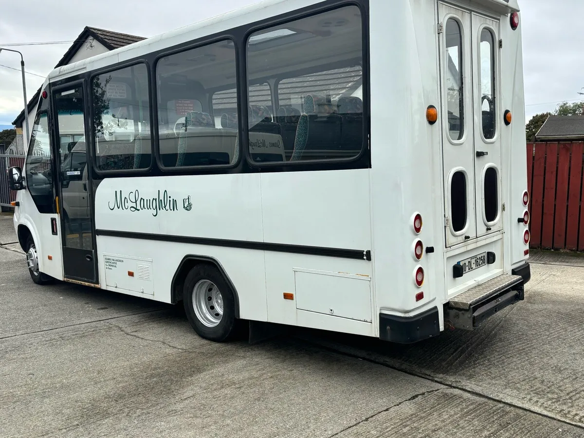 Bus - Image 2