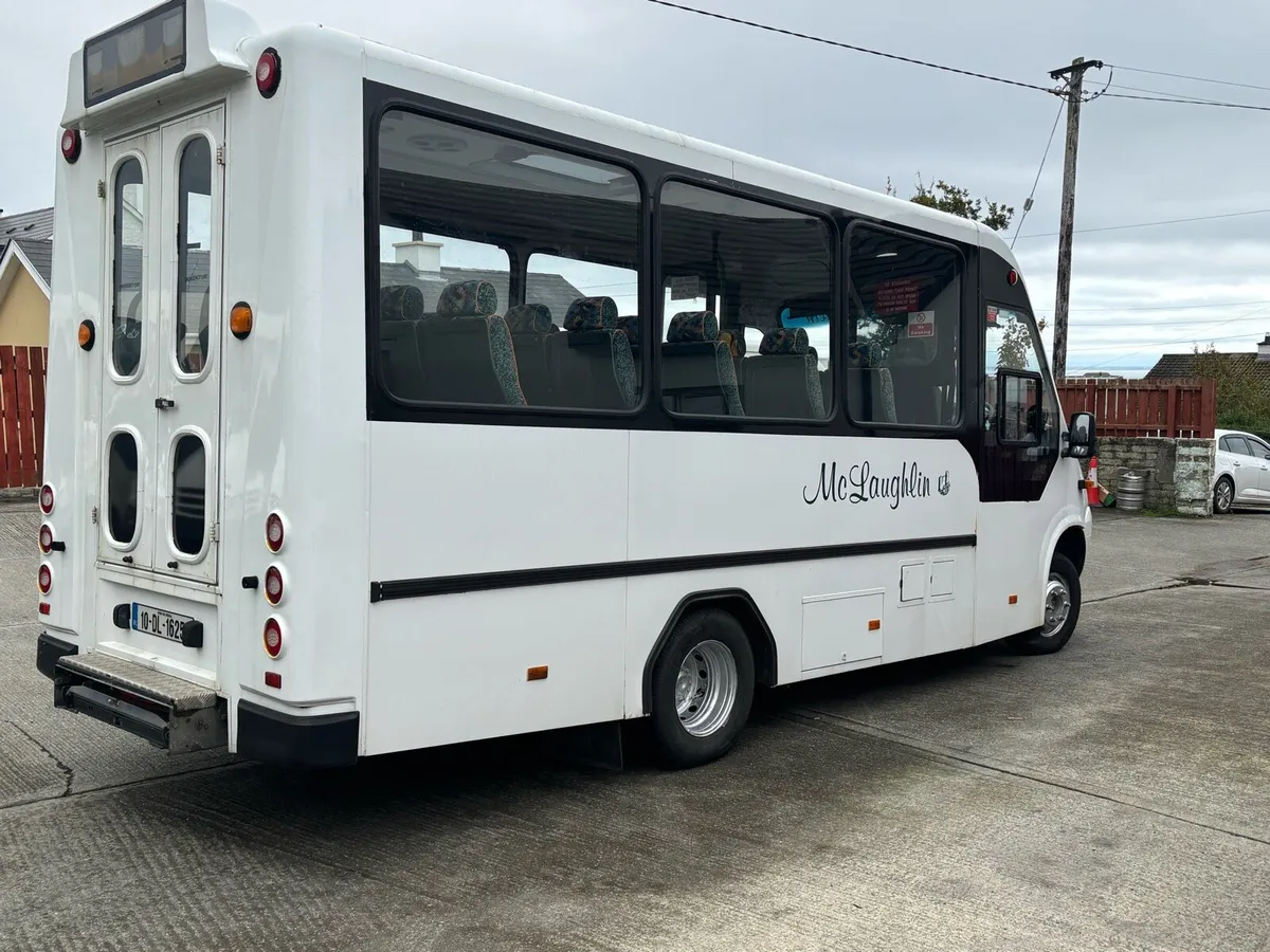 Bus - Image 3