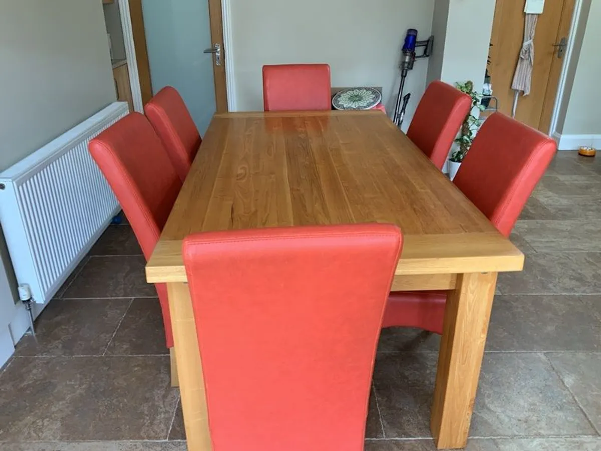 kitchen table and chairs - Image 1