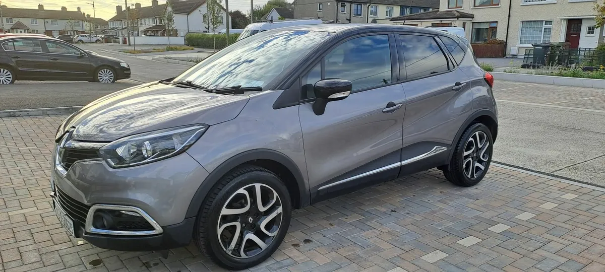 Renault Captur Dynamique Media Nav 1.0 petrol. - Image 2