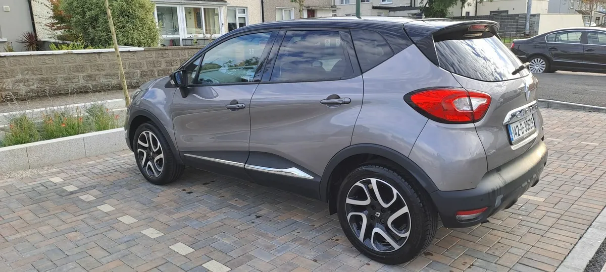 Renault Captur Dynamique Media Nav 1.0 petrol. - Image 3
