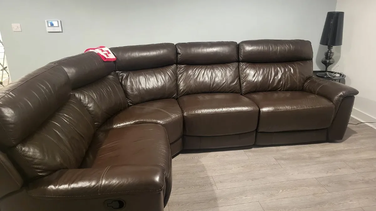 Furniture & appliances - Image 1