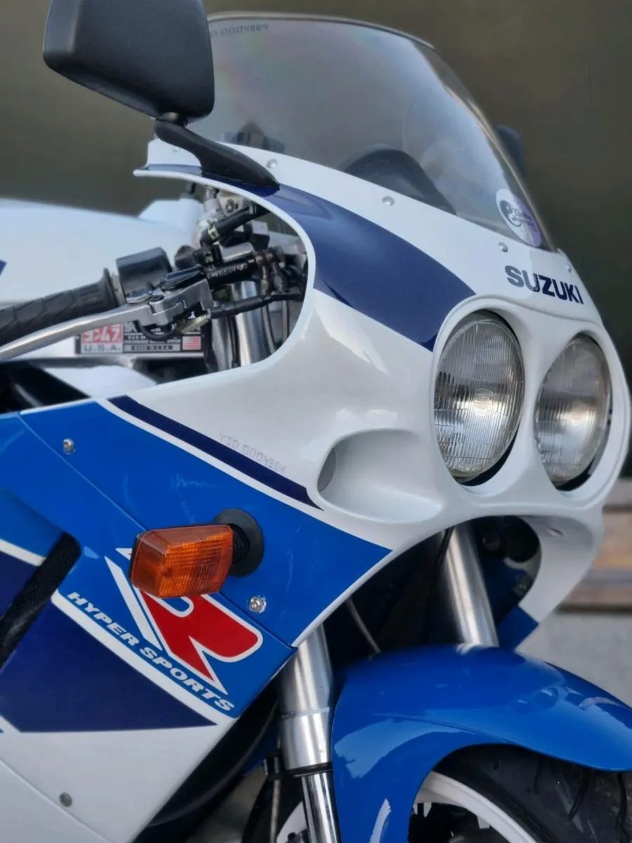 1990 Suzuki GSX-R 750 Slingshot - Image 3