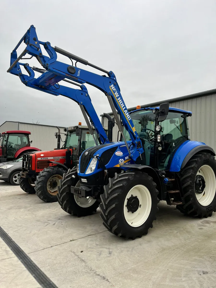 T5 120 New Holland c/w loader - Image 3
