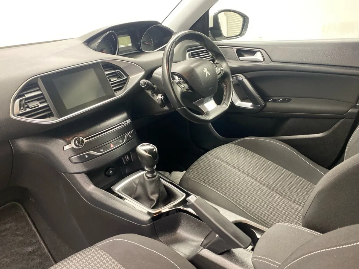 Peugeot 308 1.5 Bluehdi 100bhp Active - Image 3