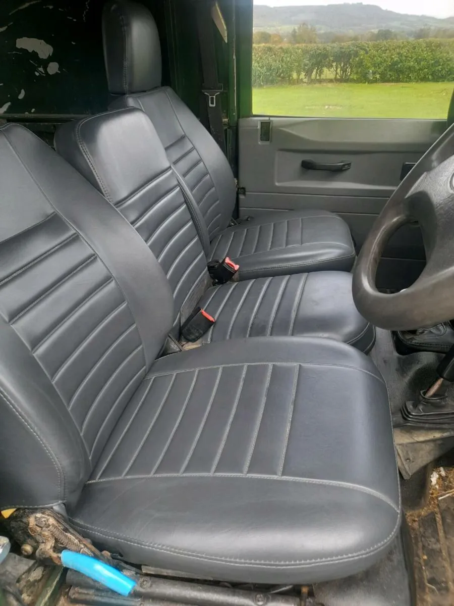 Landrover Defender this 110 - Image 4