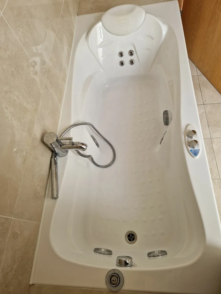 Jacuzzi jet bath - Image 1