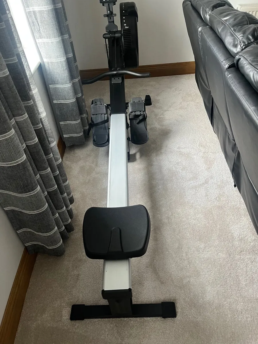 Rowing Machine - Image 4