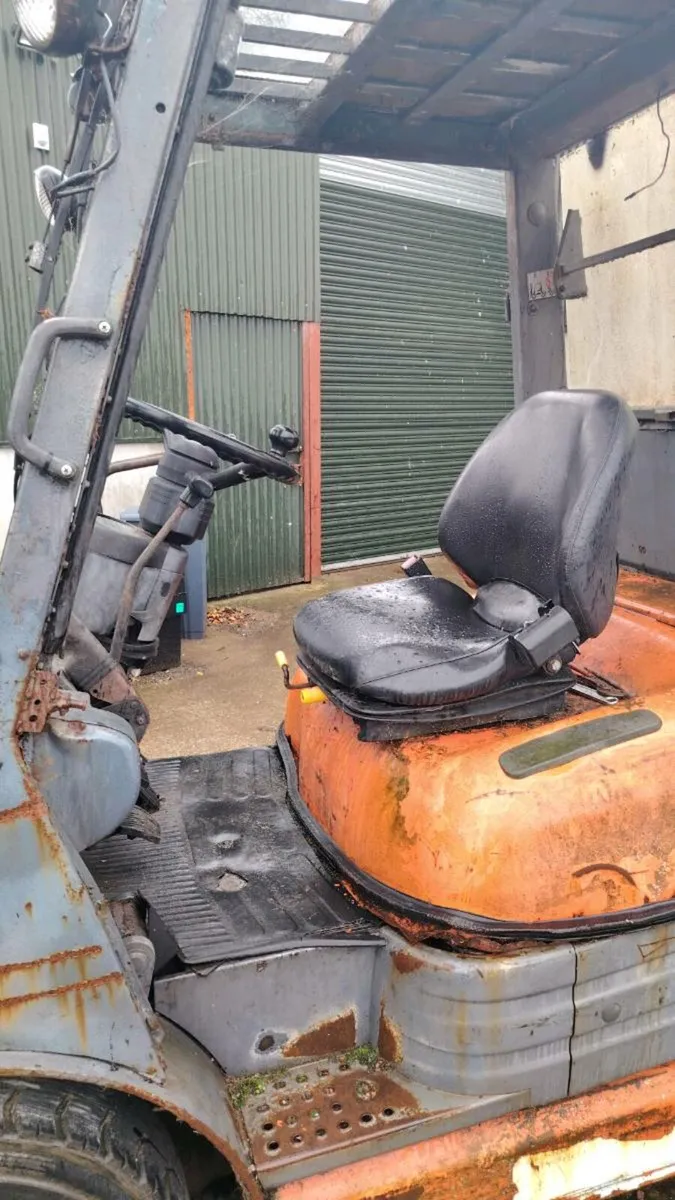 Forklift - Image 2