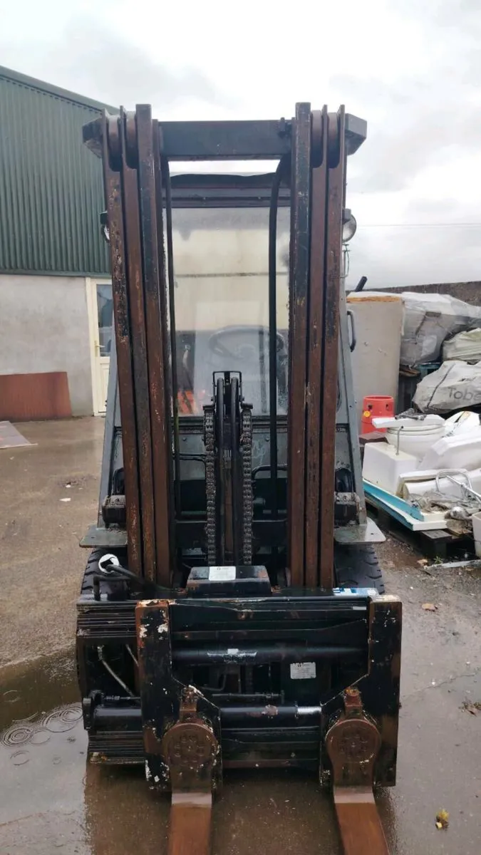 Forklift - Image 4