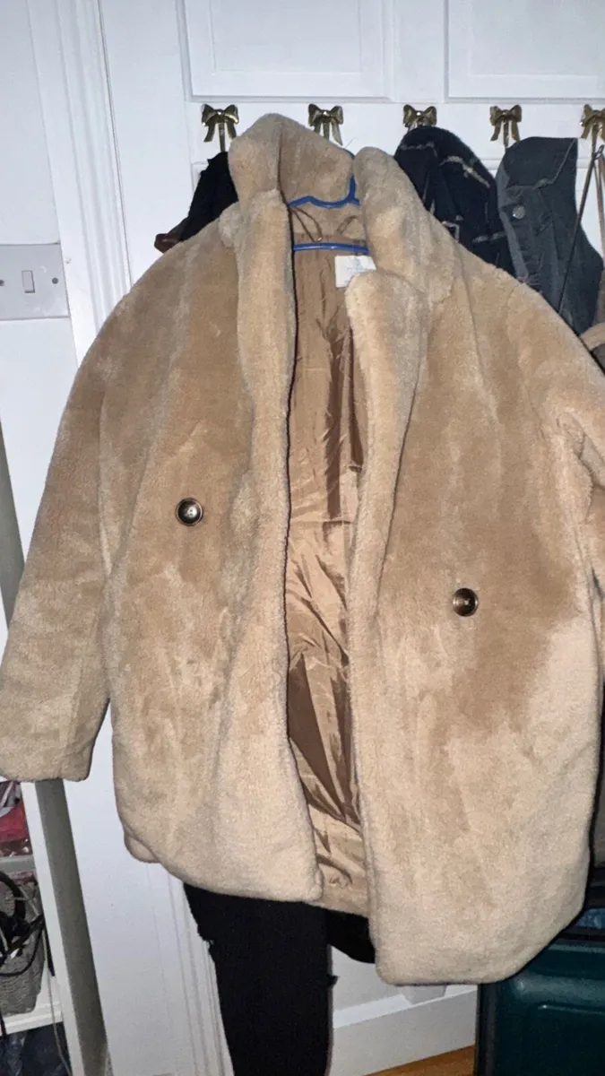 Thick Fur coat - Image 2