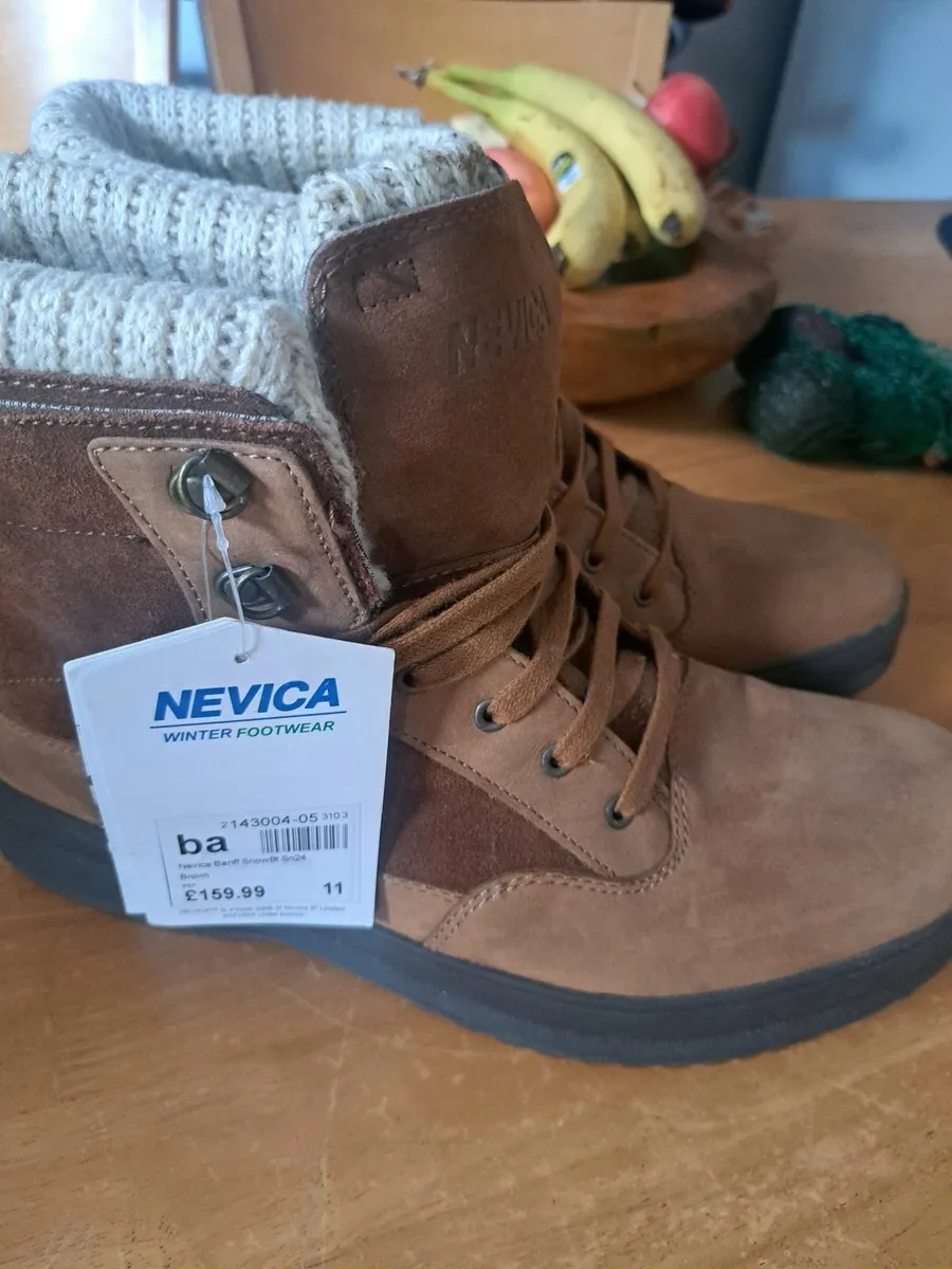 NEVICA  boots 11