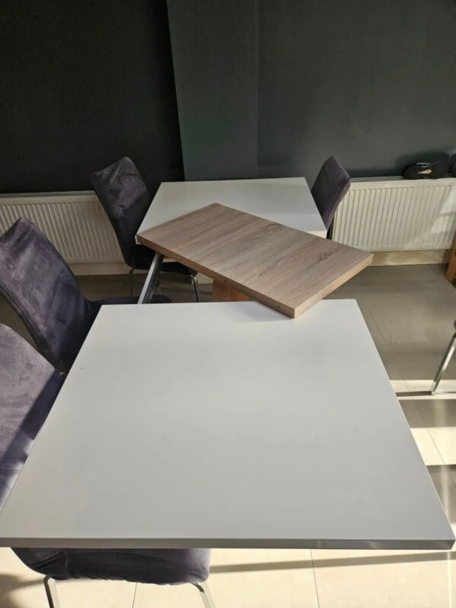 table and chairs - Image 1