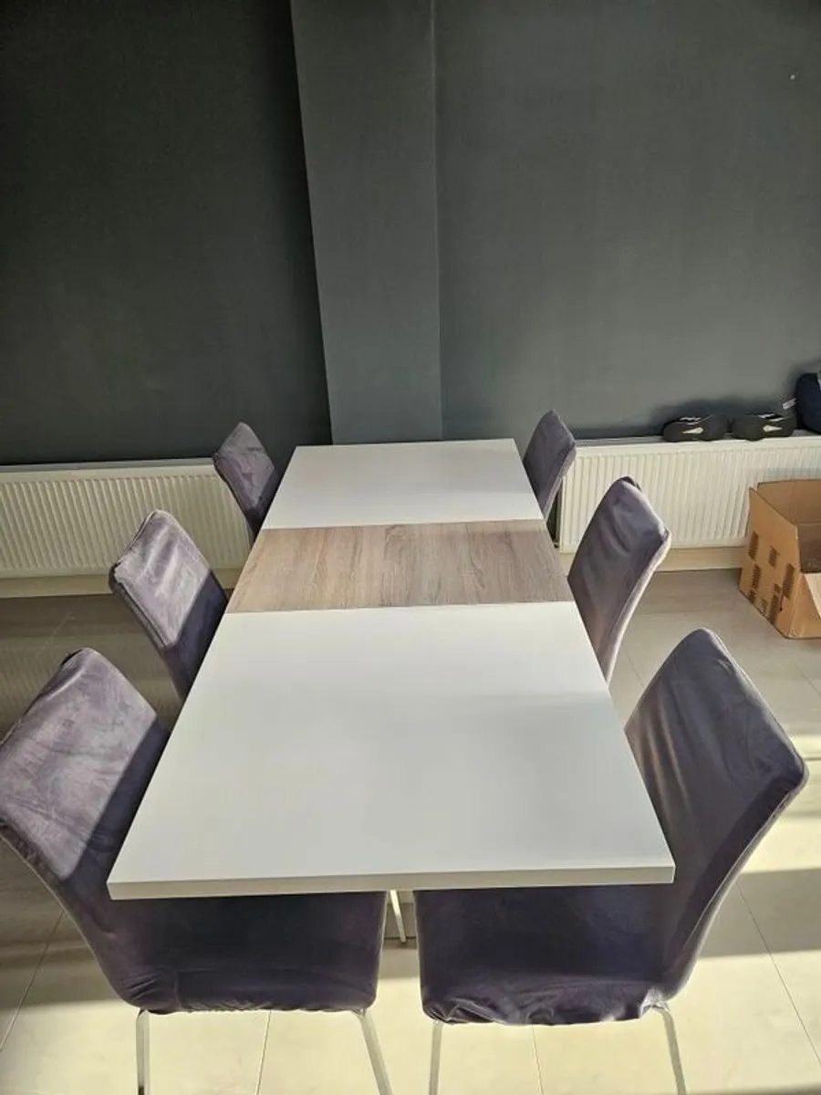 table and chairs - Image 3