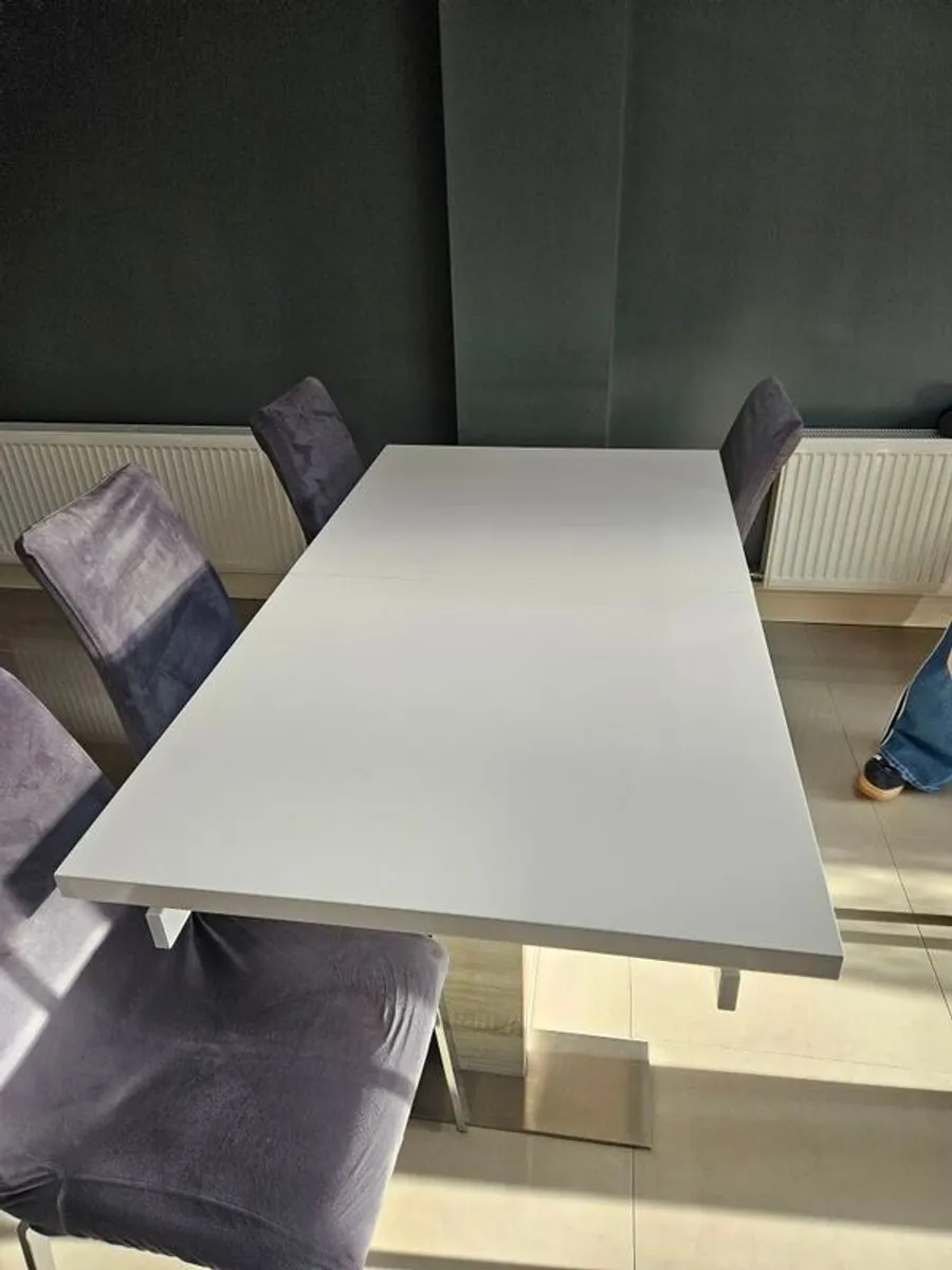 table and chairs - Image 4