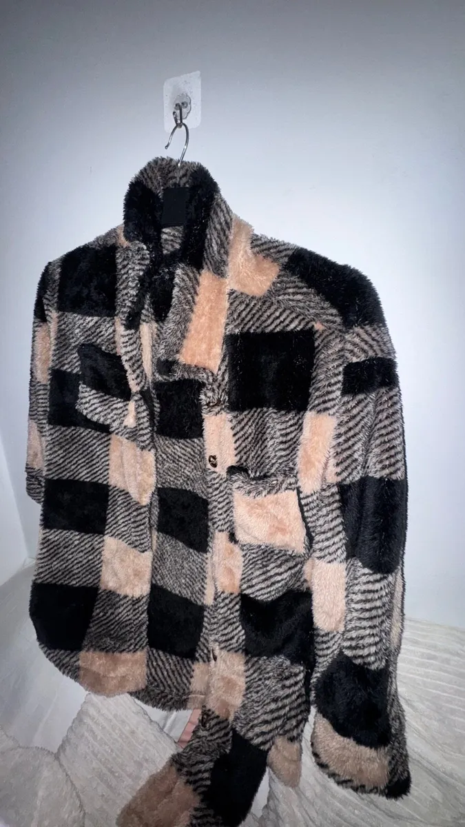 Thick Fur coat - Image 1