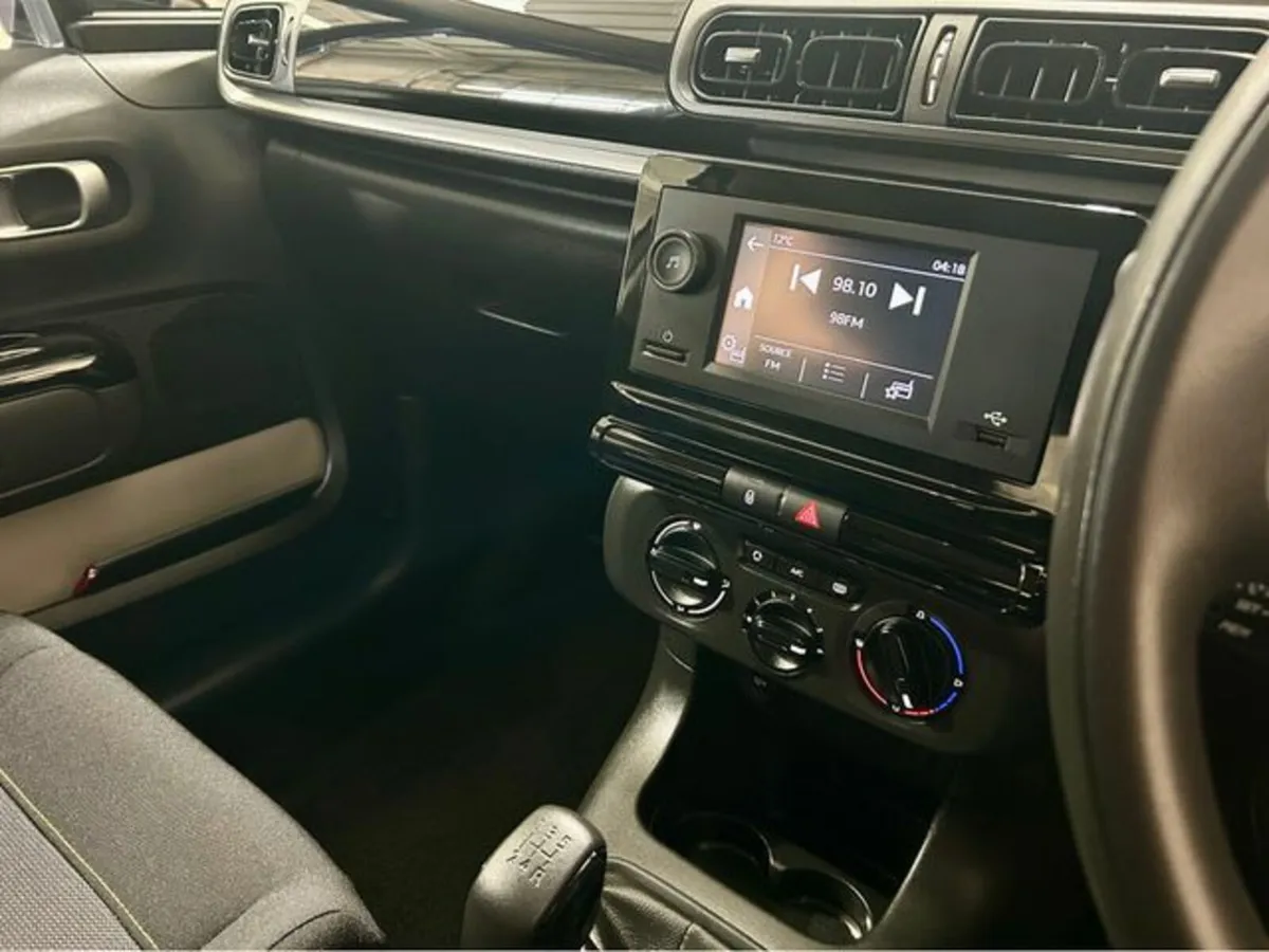 Citroen C3 FEEL PURETECH 82 EU6.4 4DR - Image 2