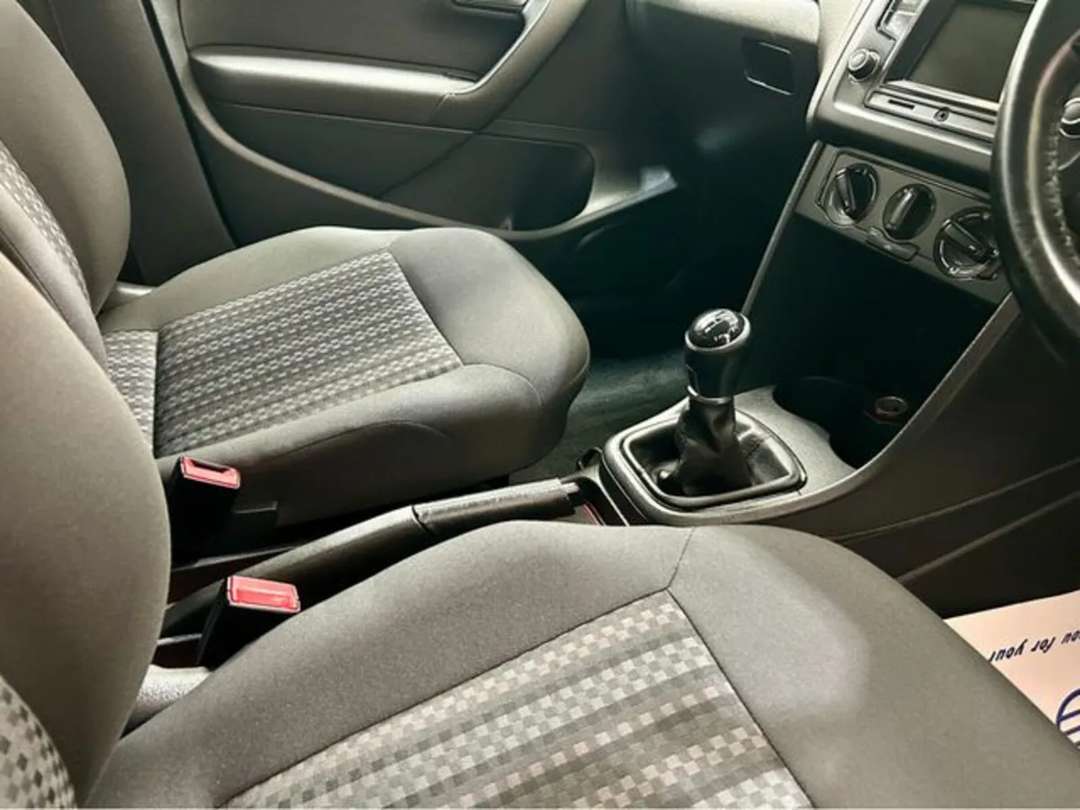 Volkswagen Polo TRENDLINE 1.0 60HP MANUAL 5SPEED 5 - Image 3