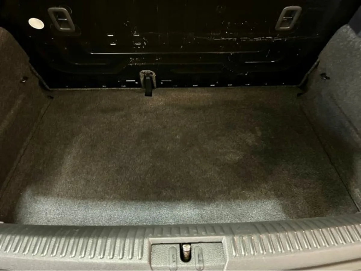 Volkswagen Polo TRENDLINE 1.0 60HP MANUAL 5SPEED 5 - Image 4