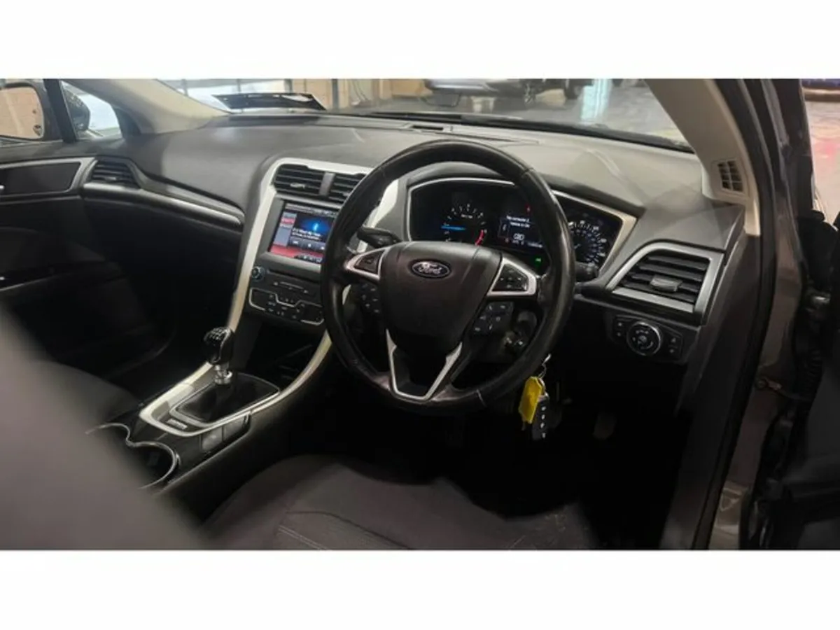 Ford Mondeo 1.5 TDCI ZETEC ECONETIC 120PS 5DR - Image 2