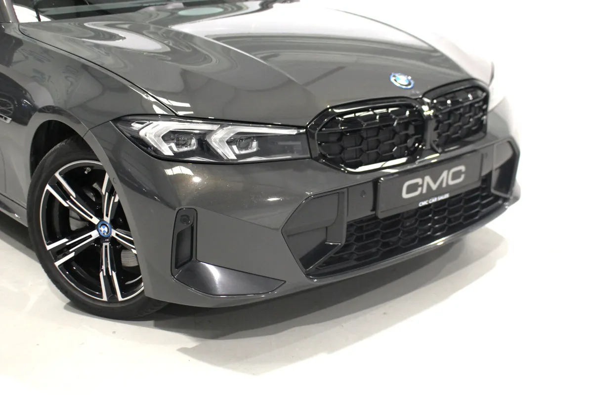 2023 BMW 3-Series 330E M SPORT Touring - Image 3
