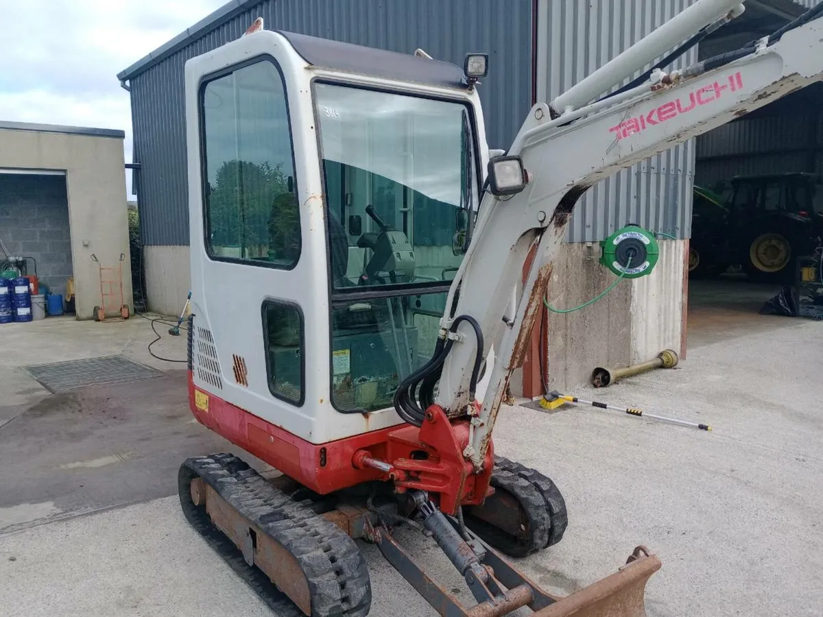 Takeuch TB016 mini digger - Image 1