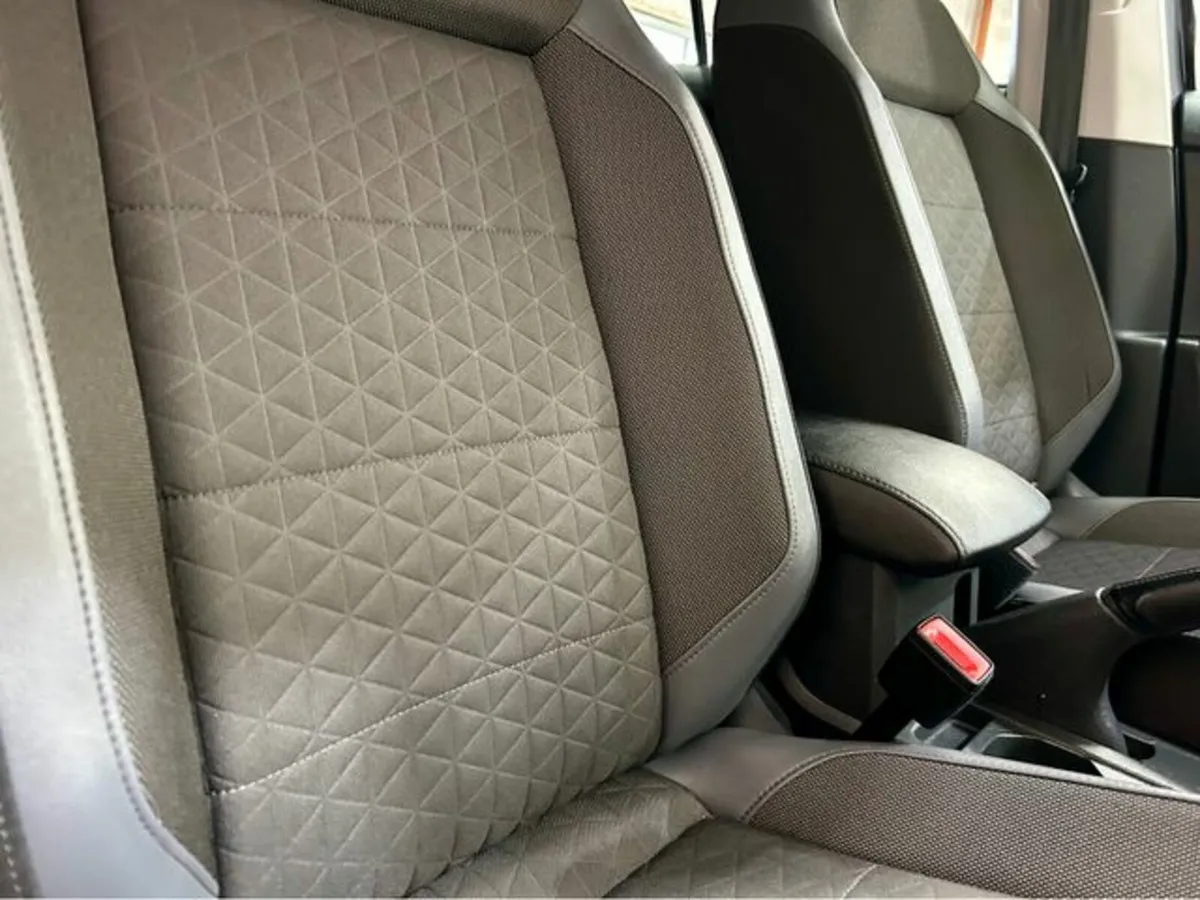 Volkswagen T-Cross STYLE 1.0 TSI MANUAL 6SPEED FWD - Image 4