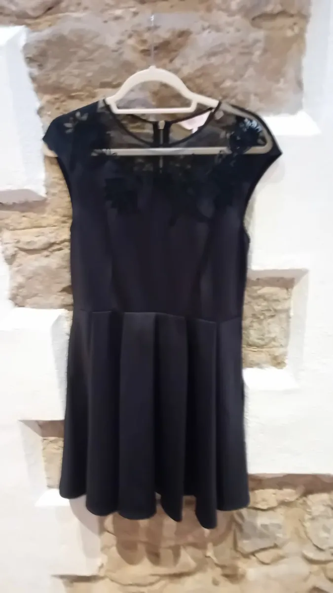 Ladies fashion - Image 1