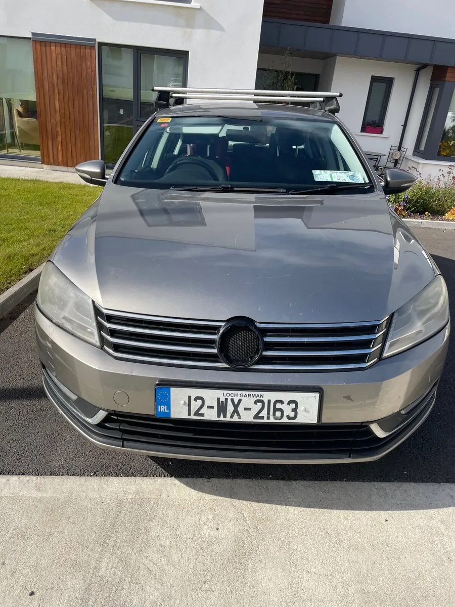 Volkswagen Passat 2012 - Image 2
