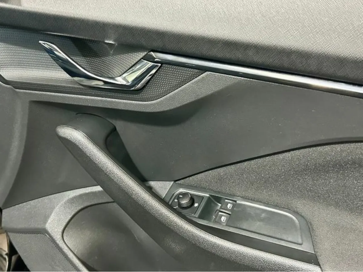 Skoda Kamiq AMBITION 1.0 TSI 110HP DSG 5DR AUTO - Image 4