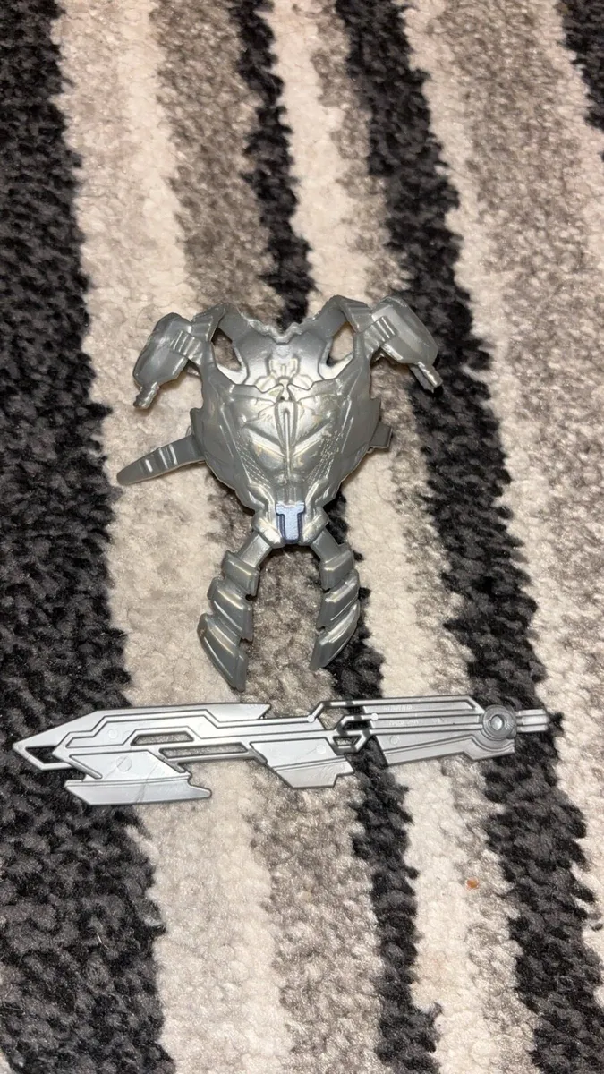 Guns & Armour Figures - Image 2