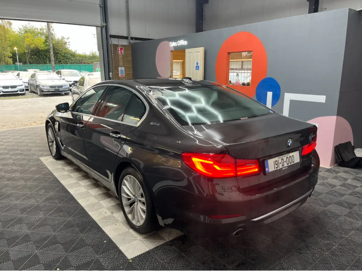 BMW 5-Series ONLY 14K KMS! 2019 BMW 5 SERIES 530E - Image 4