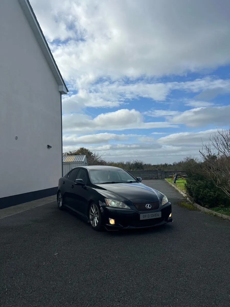 Lexus is220d - Image 2