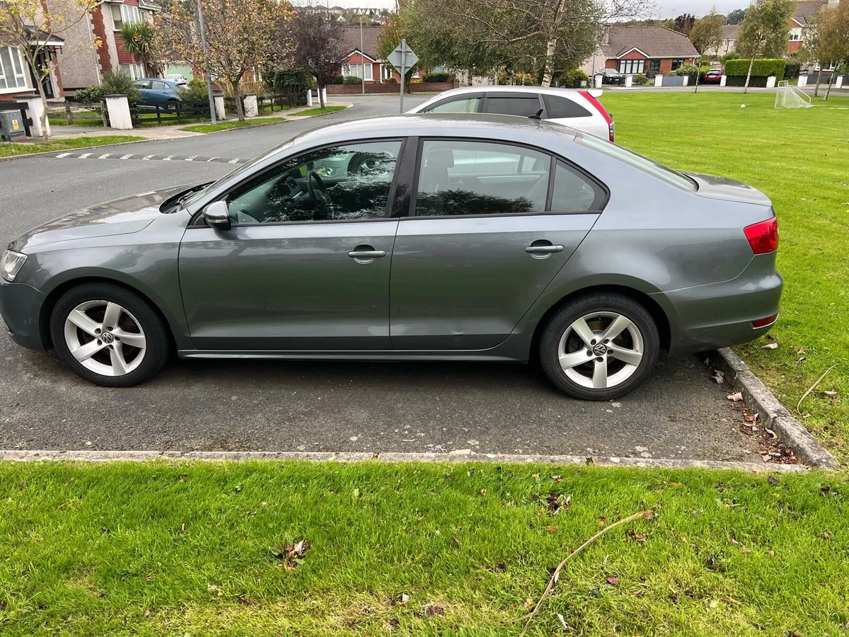 Volkswagen Jetta Automatic - Image 2