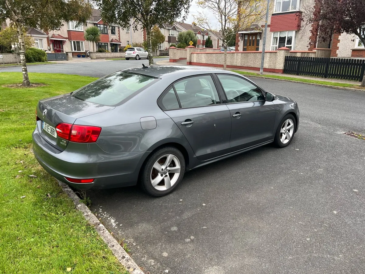 Volkswagen Jetta Automatic - Image 3
