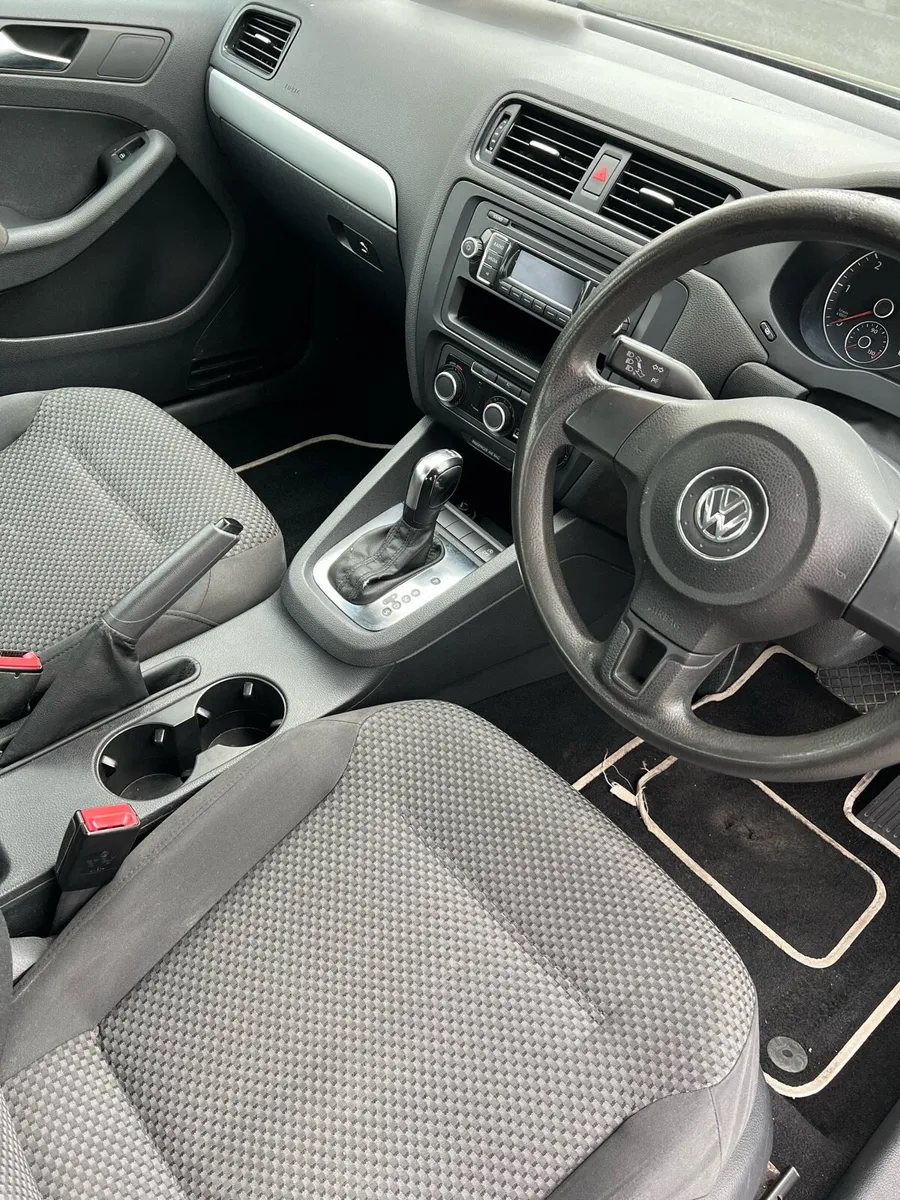 Volkswagen Jetta Automatic - Image 4