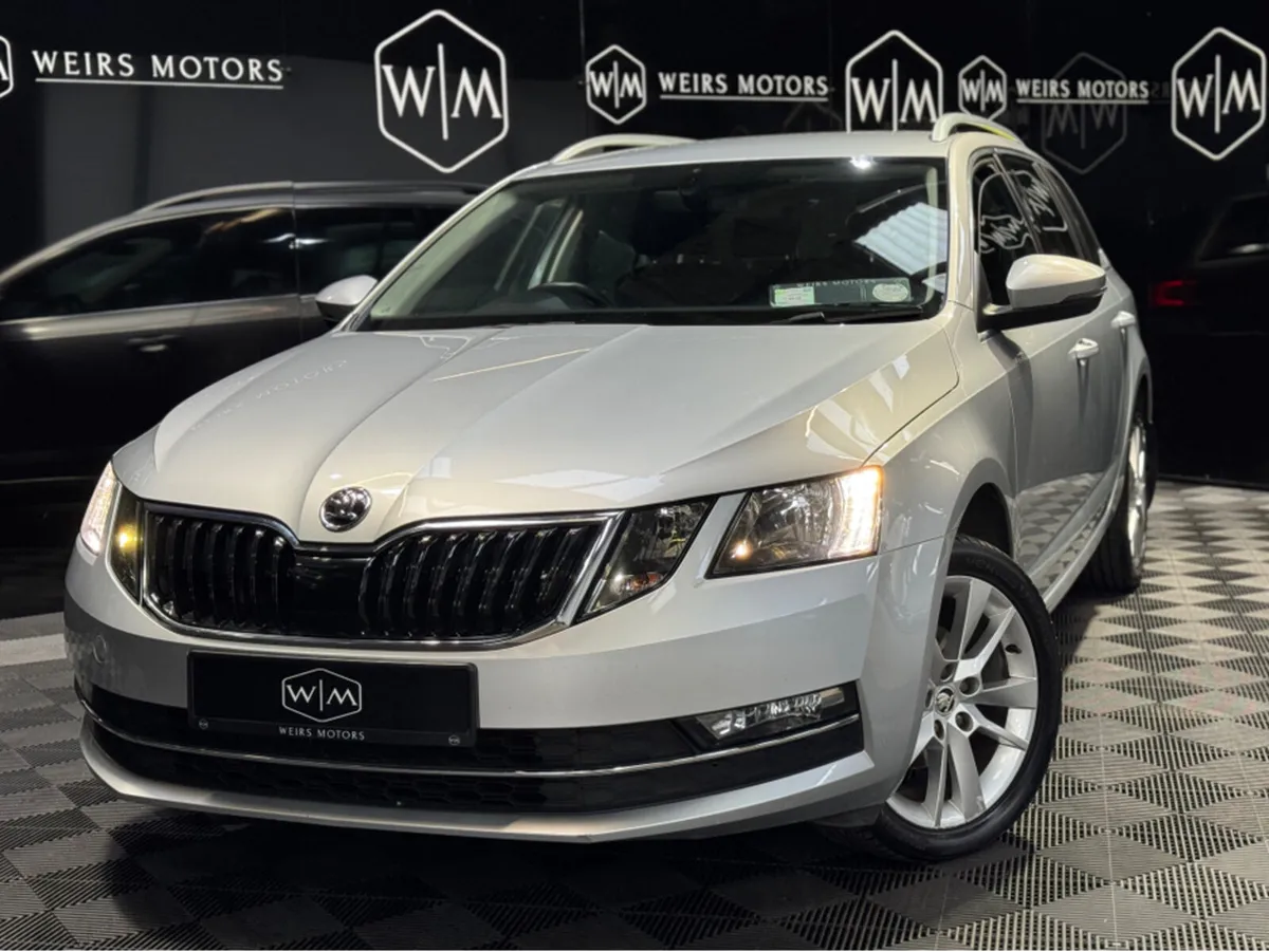 Skoda Octavia COMBI STYLE 1.6 TDI 115HP 4DR - Image 2
