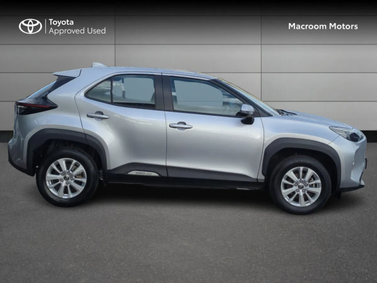 Toyota Yaris Cross YARIS CROSS LUNA - Image 3