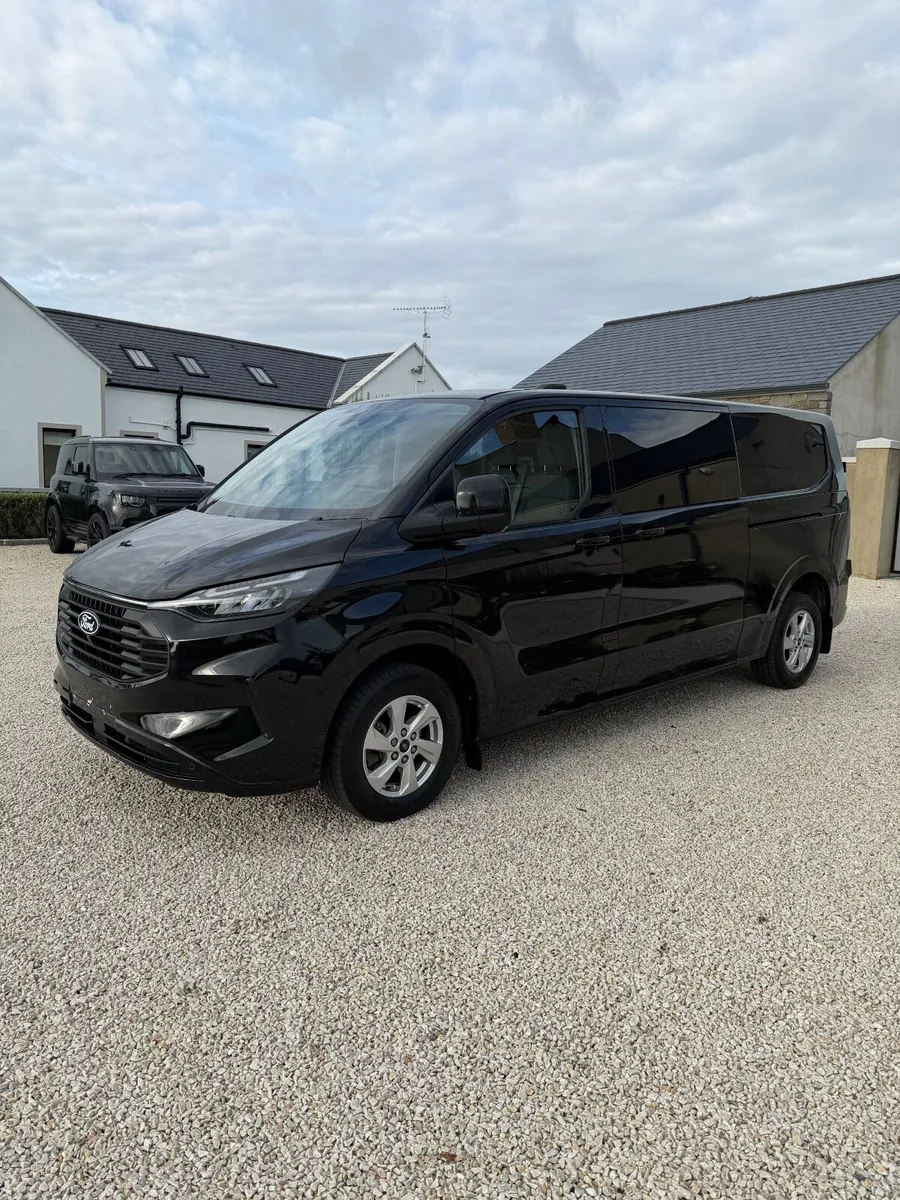 2024 (74) Ford Transit Custom Limited Crew Van 170 - Image 3
