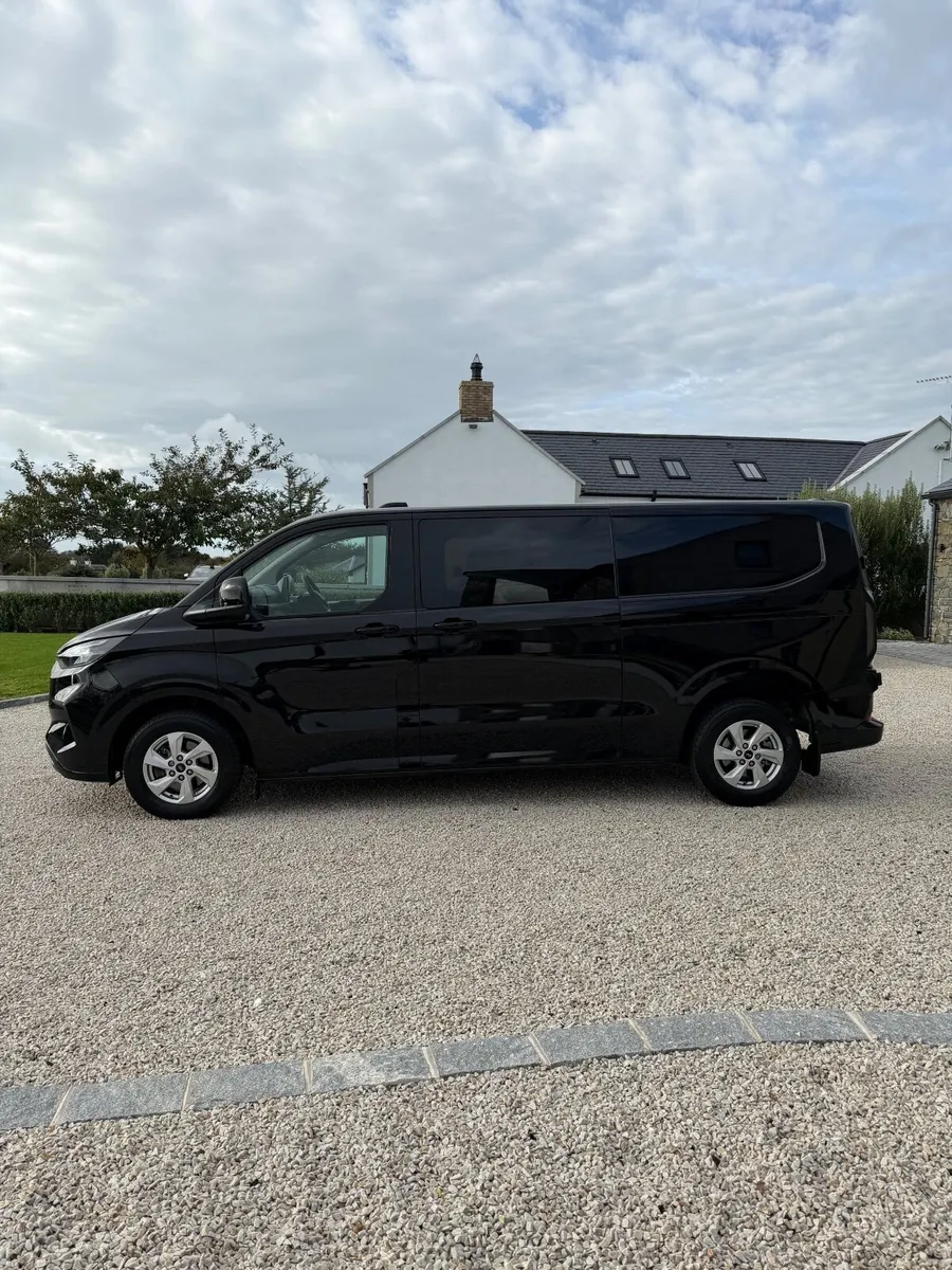 2024 (74) Ford Transit Custom Limited Crew Van 170 - Image 4