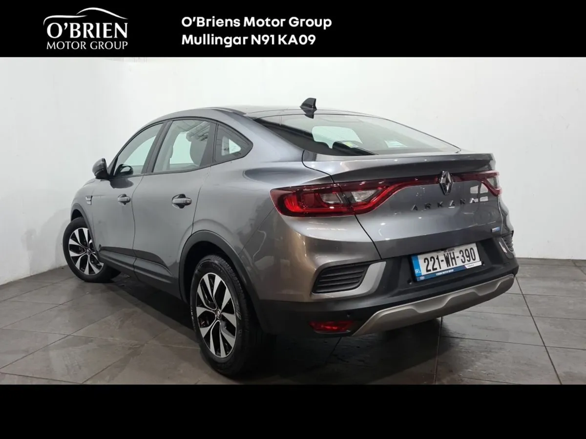 Renault Arkana ICONIC E-TECH HYBRID 145 AUTO - Image 3
