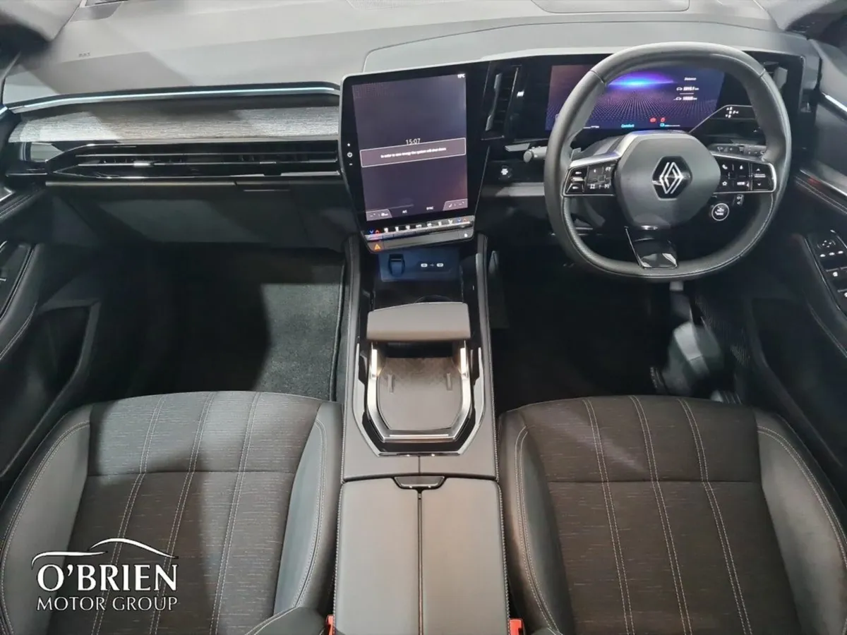 Renault Austral E-TECH Hybrid 200 techno - Image 2