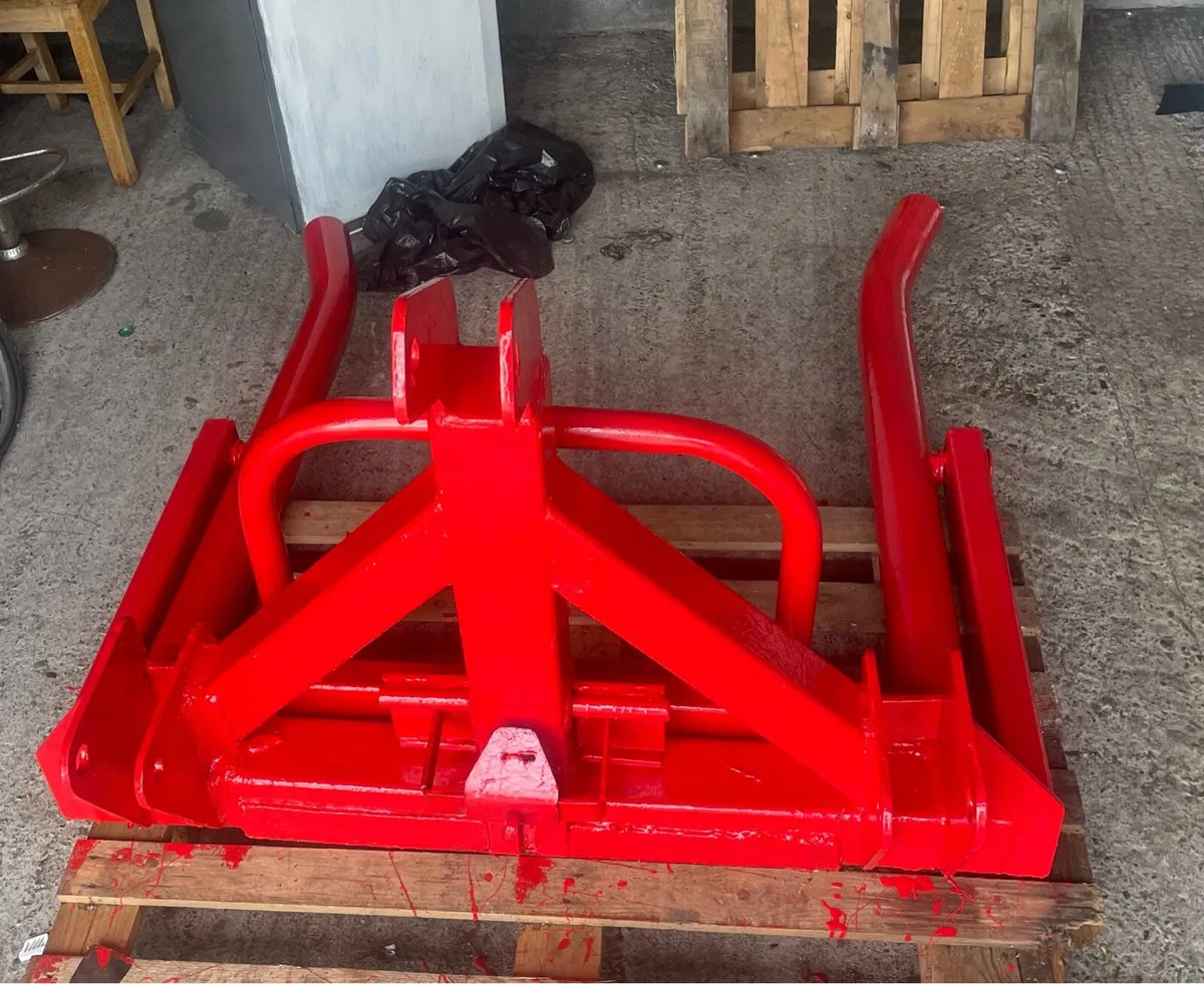 Bale hander - Image 1