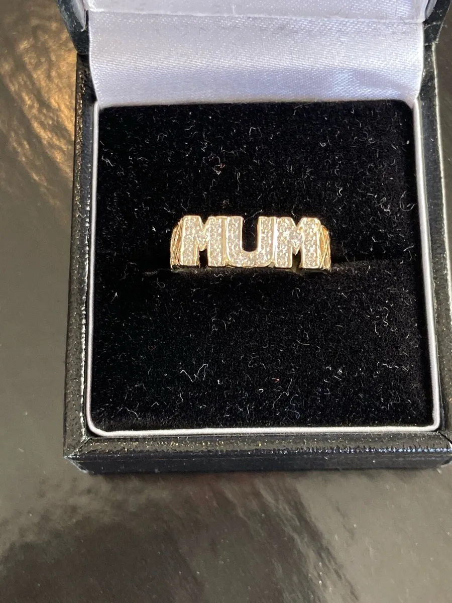 9ct Gold MUM Ring with CZ Stones - Image 1