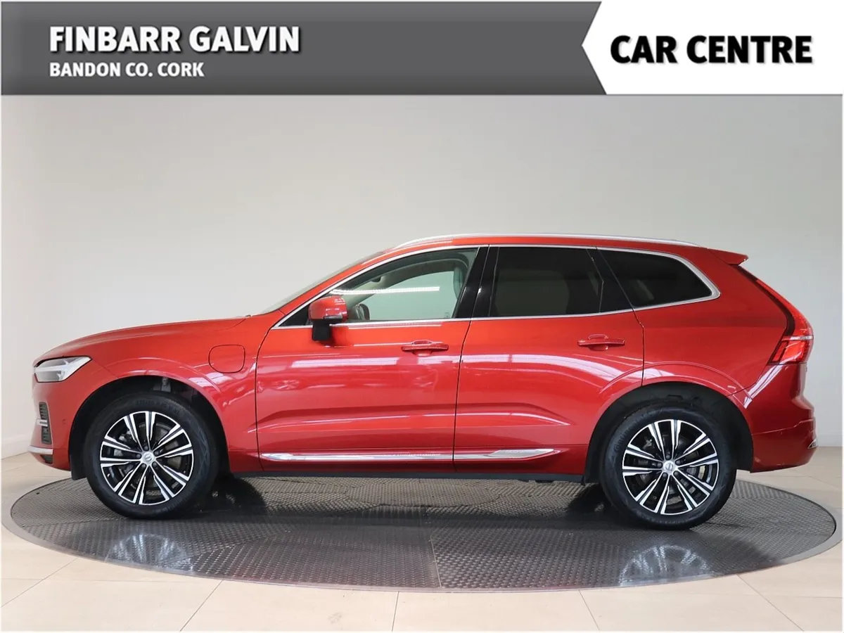 2022 VOLVO XC60 INSCRIPT T6 RCHARGE AWD - Image 3